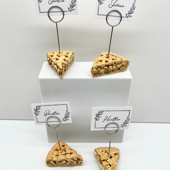 Apple Pie Place Card Holders - Set of 2 Hand-Sculpted Clay Table Setting Decor - Picture 4 of 11